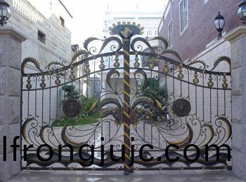  鐵藝大門