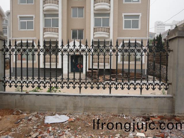  大連鐵藝護(hu)欄